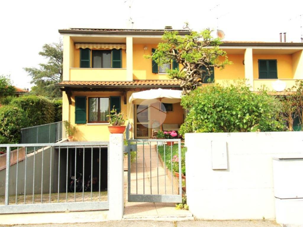 casa indipendente in vendita a Cesena in zona Oltresavio