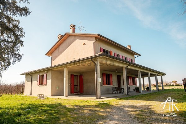 casa indipendente in vendita a Cesena in zona Ruffio