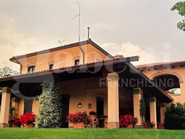 casa indipendente in vendita a Cesena in zona Centro Storico