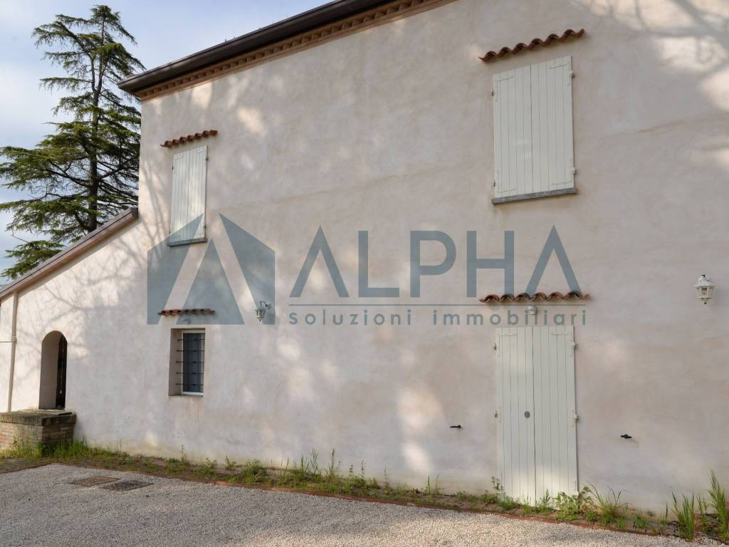 casa indipendente in vendita a Cesena in zona Macerone