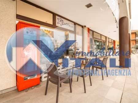 negozio in vendita a Cesena in zona Calabrina