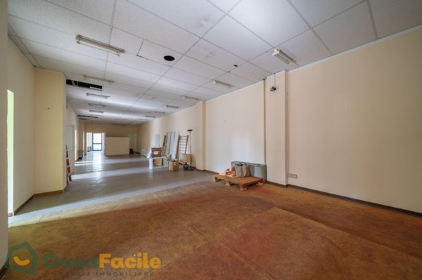 negozio in vendita a Cesena in zona Centro Storico