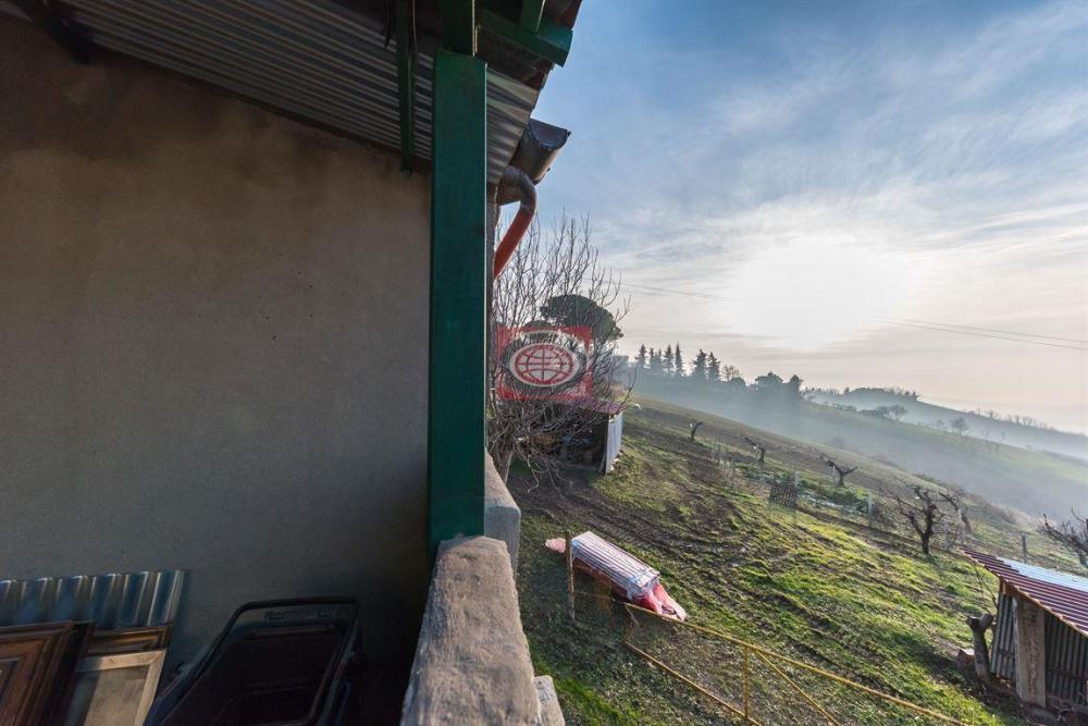 casa indipendente in vendita a Cesena in zona Tessello