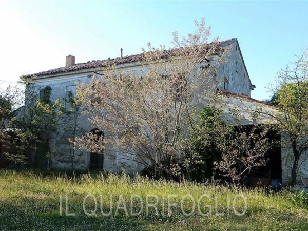 casa indipendente in vendita a Cesena in zona San Tomaso