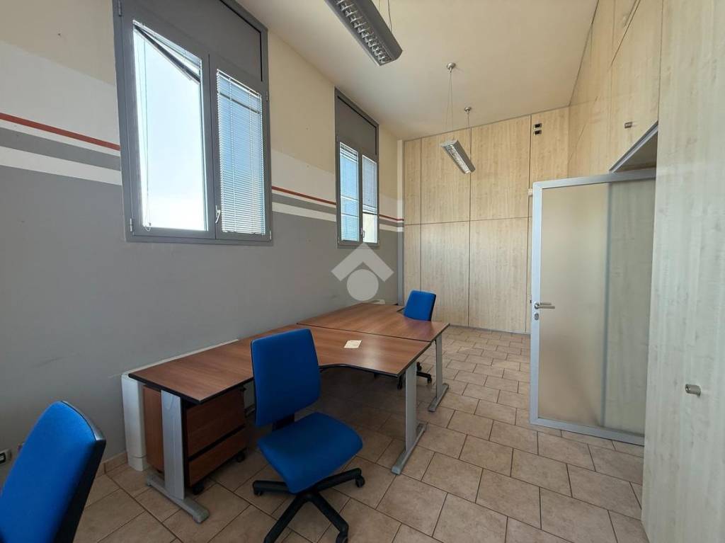 ufficio in vendita a Cesena in zona Vigne