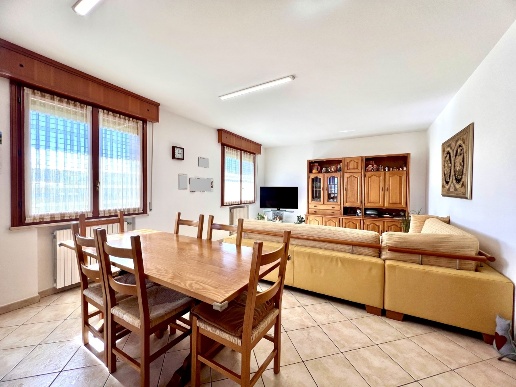 casa indipendente in vendita a Cesena in zona Tipano
