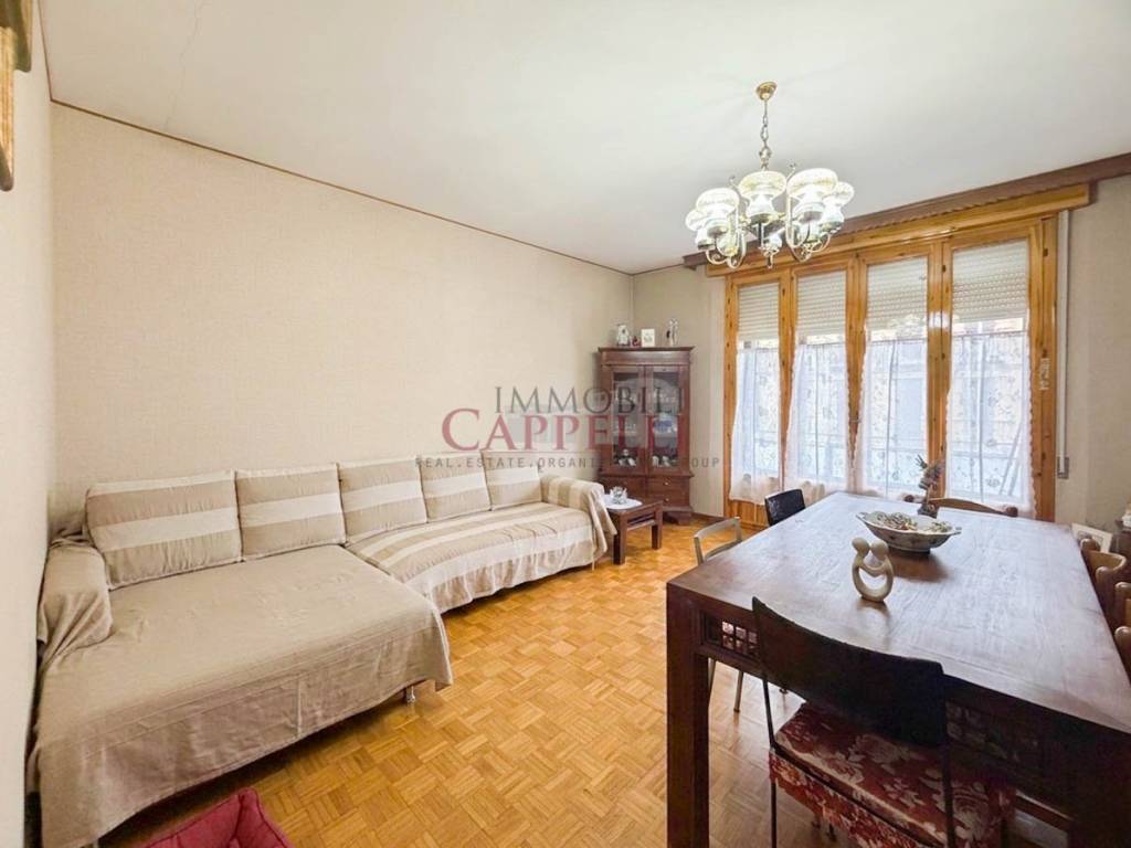 casa indipendente in vendita a Cesena in zona Centro Storico