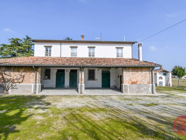 casa indipendente in vendita a Cesena in zona Macerone