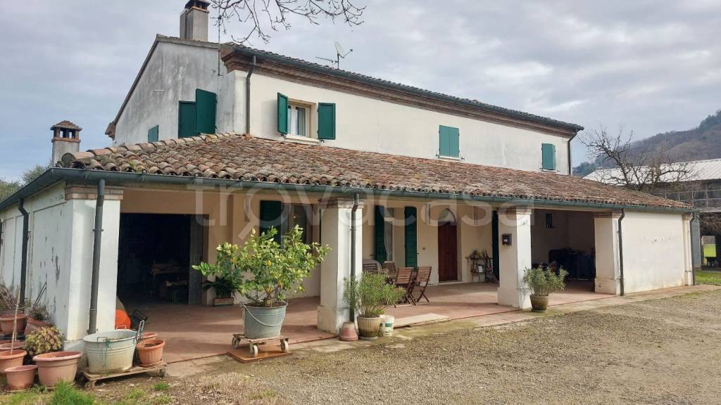 casa indipendente in vendita a Cesena in zona San Carlo