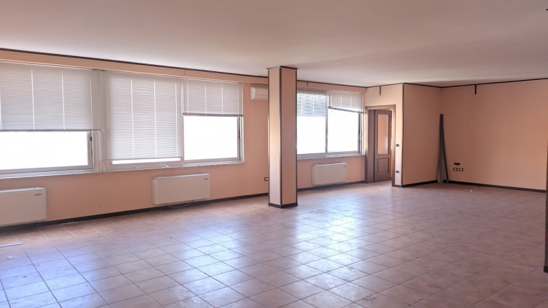 ufficio in vendita a Cesena in zona Centro Storico