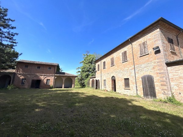 casa indipendente in vendita a Cesena in zona San Carlo