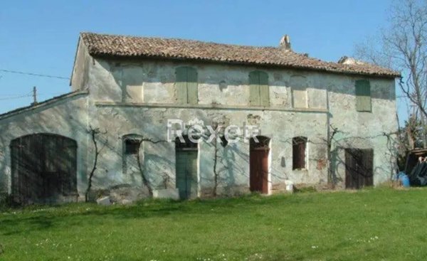 casale in vendita a Cesena in zona Pievesestina