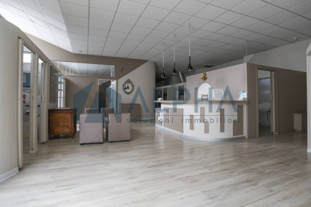 negozio in vendita a Cesena in zona Centro Storico