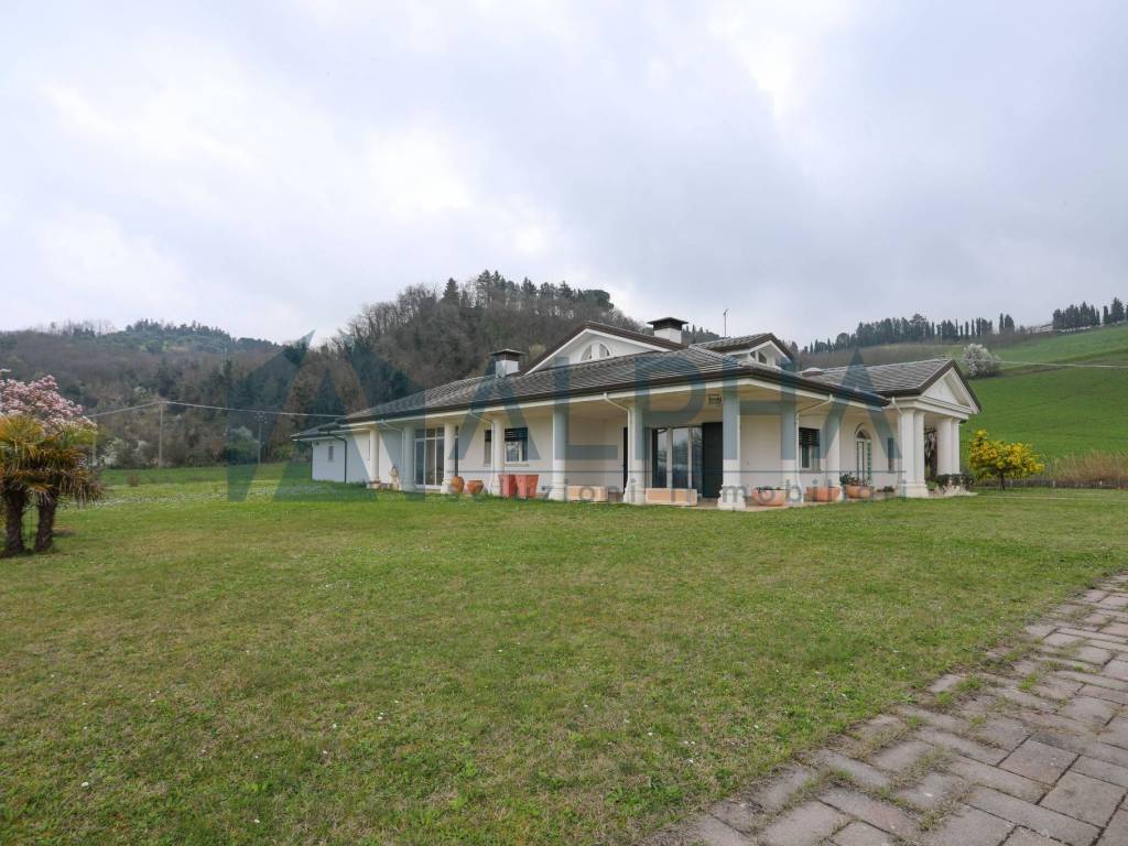 casa indipendente in vendita a Cesena in zona Acquarola