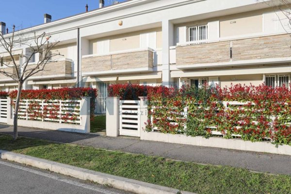 casa indipendente in vendita a Cesena in zona San Vittore