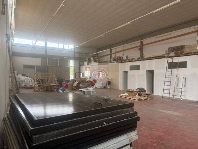 locale commerciale in vendita a Cesena in zona Centro Storico