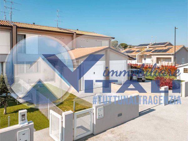 casa indipendente in vendita a Cesena in zona Oltresavio