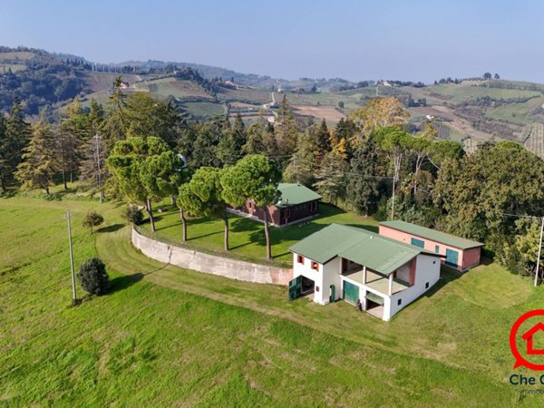 casa indipendente in vendita a Cesena in zona Carpineta