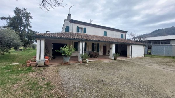 casa indipendente in vendita a Cesena in zona San Carlo