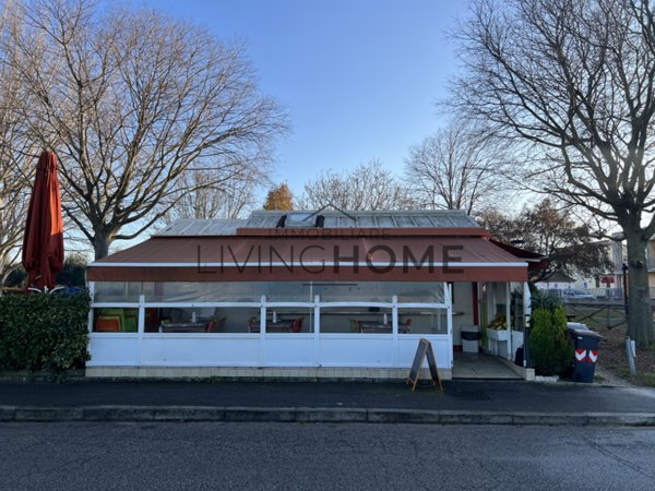 negozio in vendita a Cesena in zona Macerone