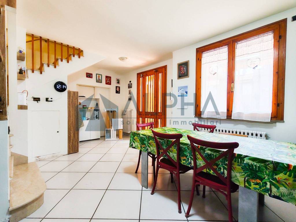 casa indipendente in vendita a Cesena in zona San Rocco