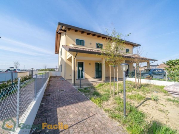 casa indipendente in vendita a Cesena in zona Pievesestina