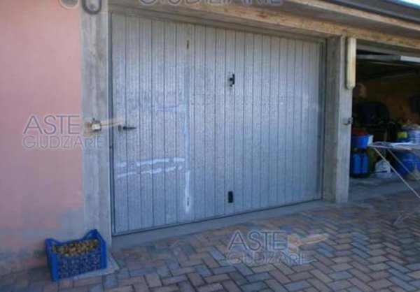 casa indipendente in vendita a Cesena in zona Ruffio