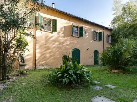 casa indipendente in vendita a Cesena in zona Centro Storico