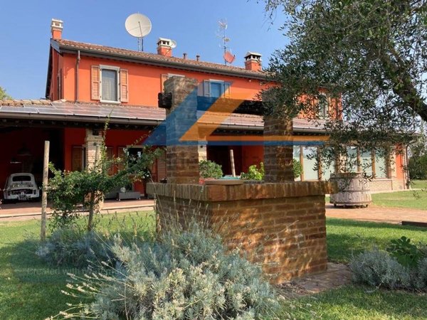 casa indipendente in vendita a Cesena in zona San Giorgio