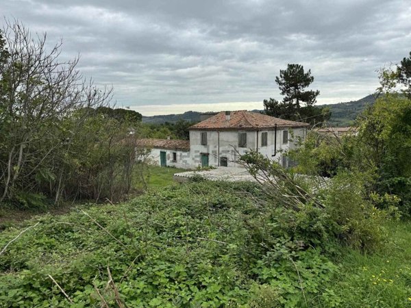 casa indipendente in vendita a Cesena in zona San Carlo