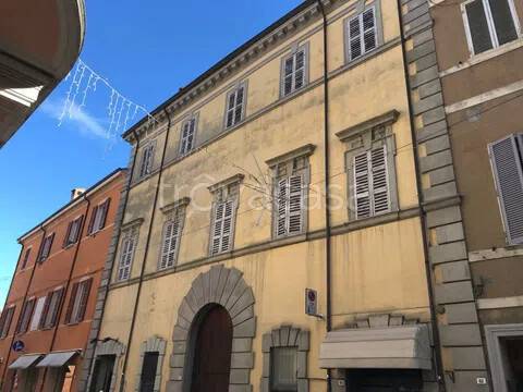 casa indipendente in vendita a Cesena in zona Centro Storico