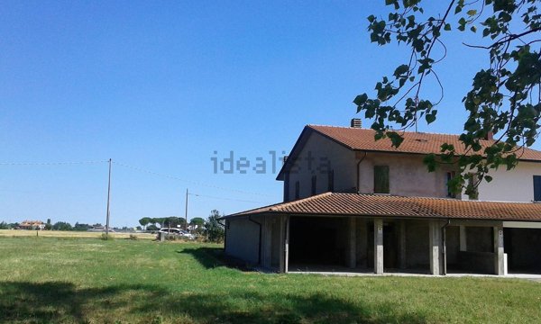 casa indipendente in vendita a Cesena in zona Macerone