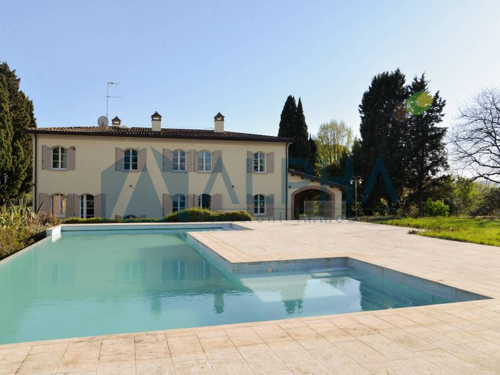 casa indipendente in vendita a Cesena in zona Cesuola