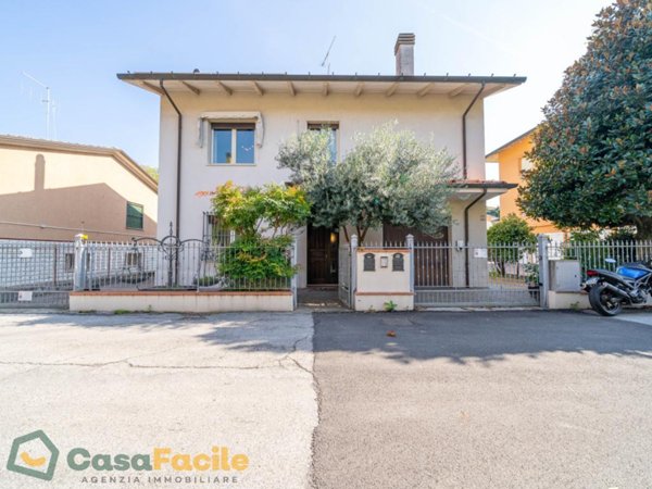 casa indipendente in vendita a Cesena in zona Vigne