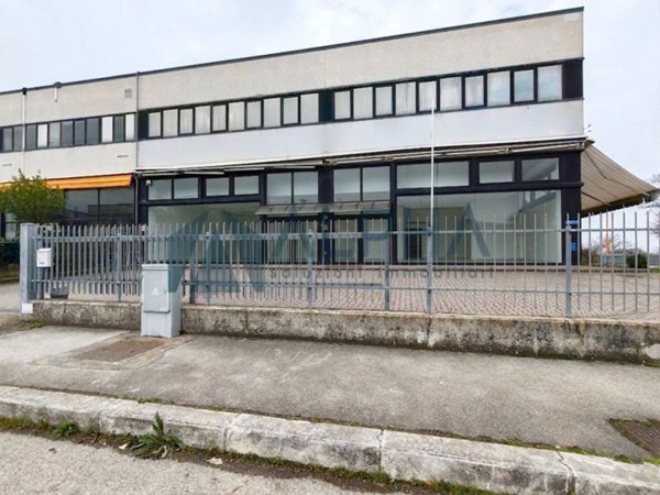 locale commerciale in vendita a Cesena in zona Marcorano