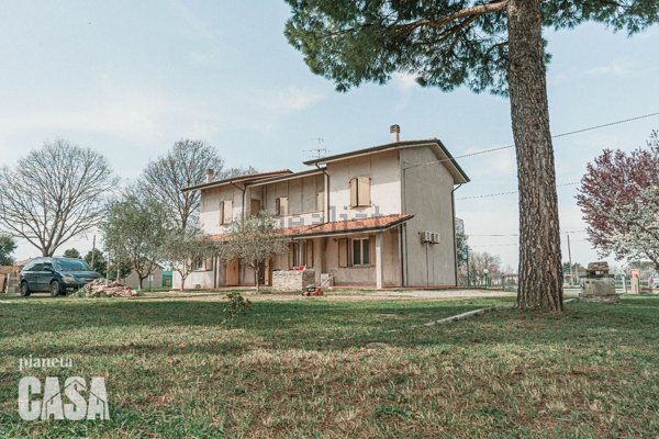 casa indipendente in vendita a Cesena in zona San Giorgio