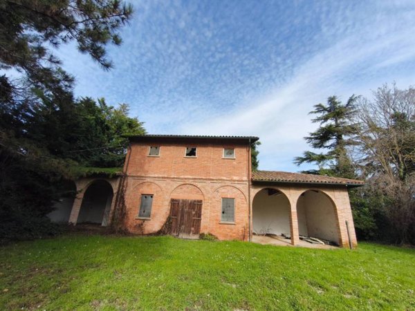 casa indipendente in vendita a Cesena in zona Oltresavio