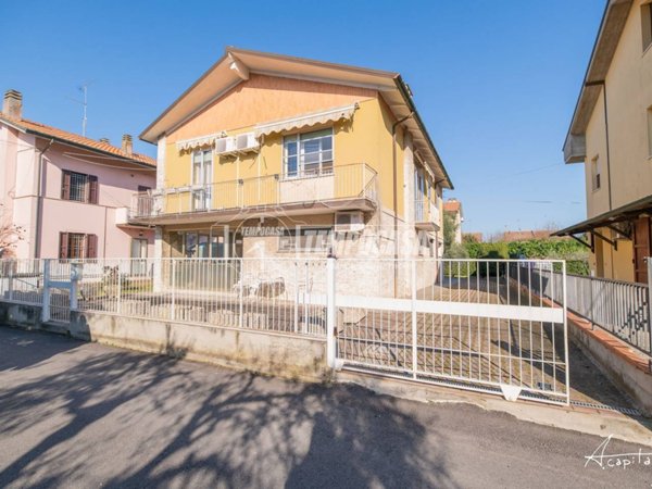 casa indipendente in vendita a Cesena in zona Bulgarnò