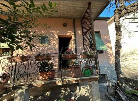 casa indipendente in vendita a Cesena in zona Vigne