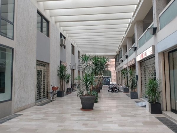 negozio in vendita a Cesena in zona Centro Storico