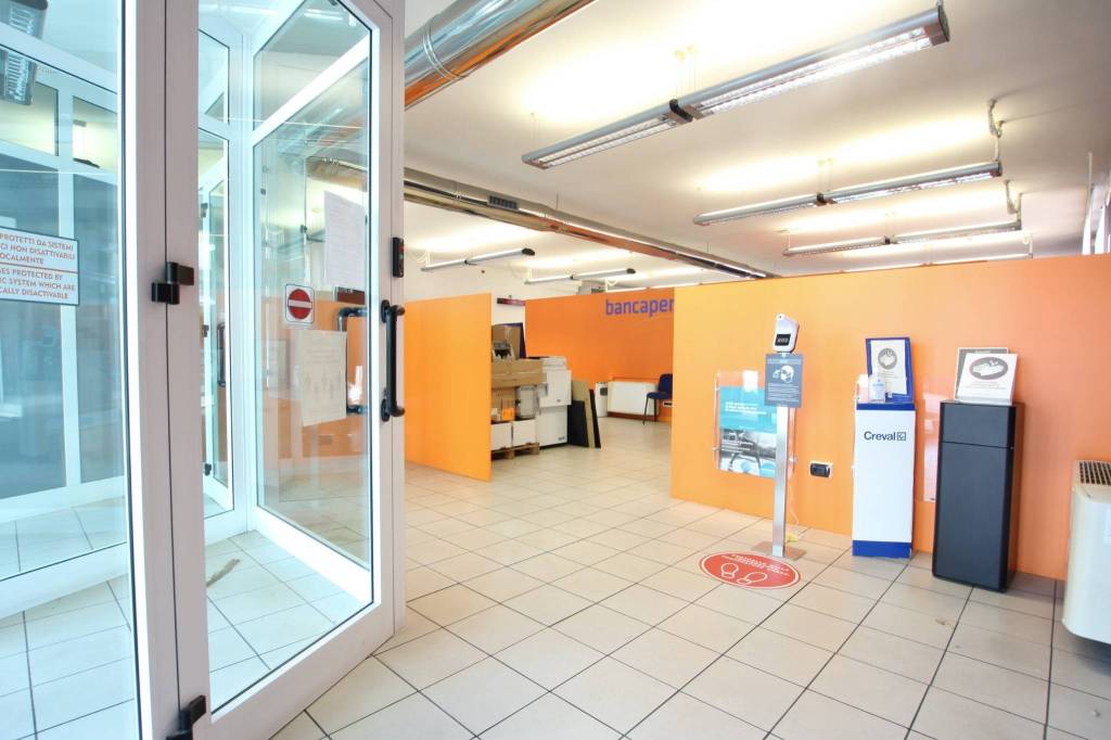 negozio in vendita a Cesena in zona Fiorenzuola