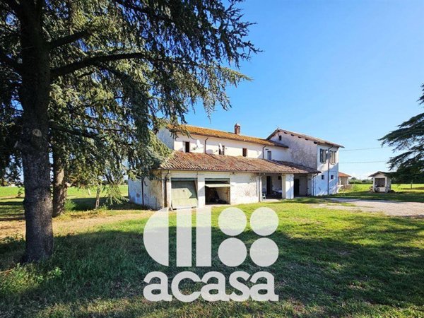 casa indipendente in vendita a Cesena in zona Fiorenzuola
