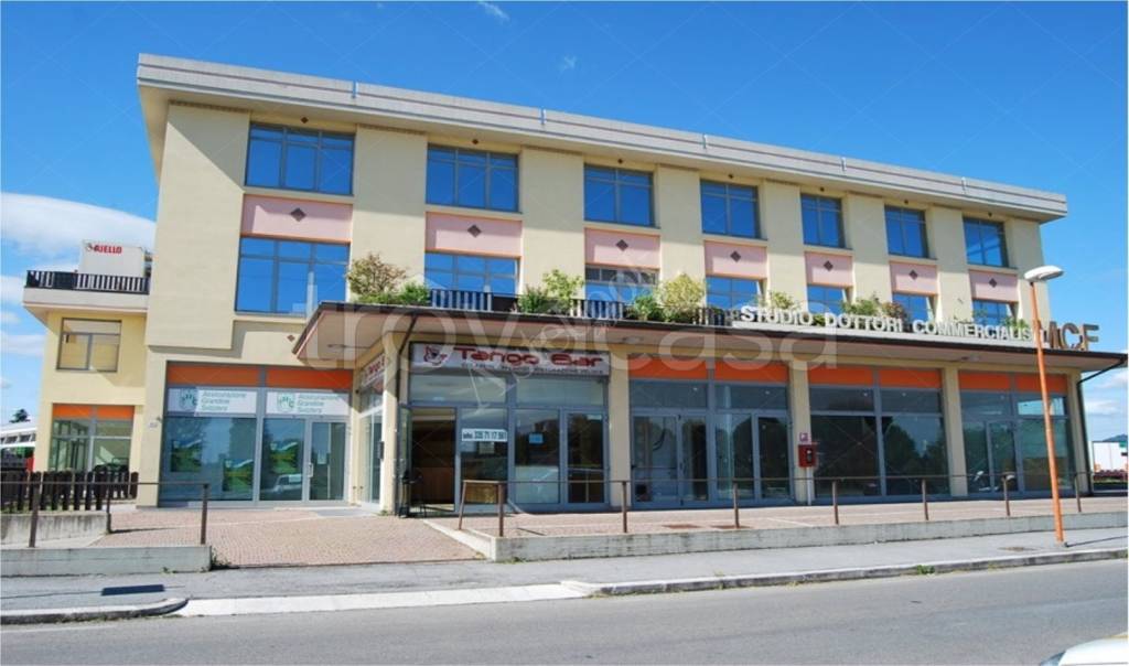 negozio in vendita a Cesena in zona Marcorano