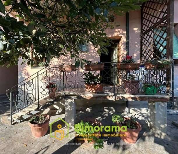 casa indipendente in vendita a Cesena in zona Vigne