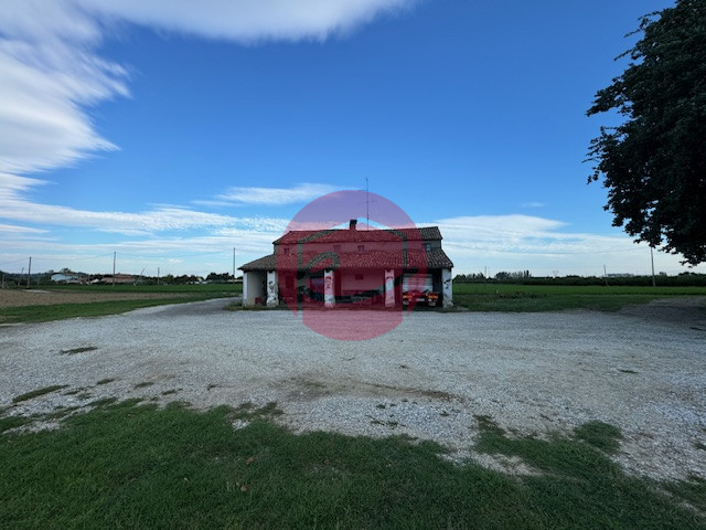 casa indipendente in vendita a Cesena in zona Calisese