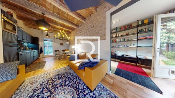 casa indipendente in vendita a Cesena in zona Centro Storico