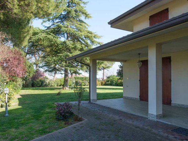casa indipendente in vendita a Cesena in zona Macerone
