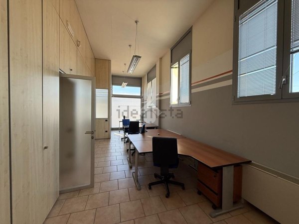 ufficio in vendita a Cesena in zona Marcorano