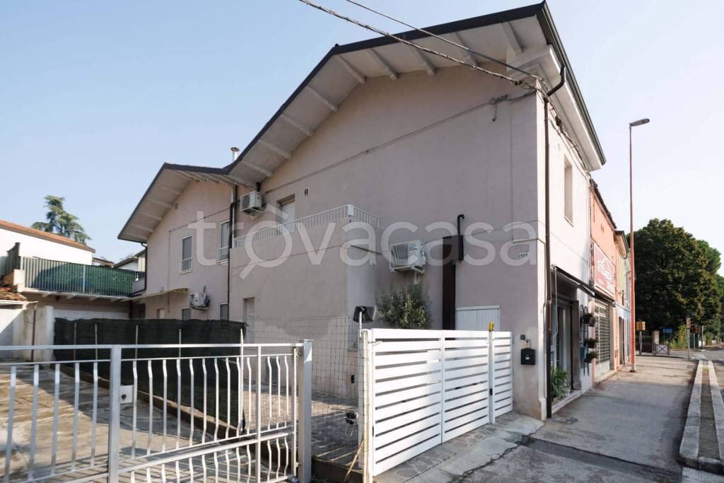 casa indipendente in vendita a Cesena in zona Sant'Egidio