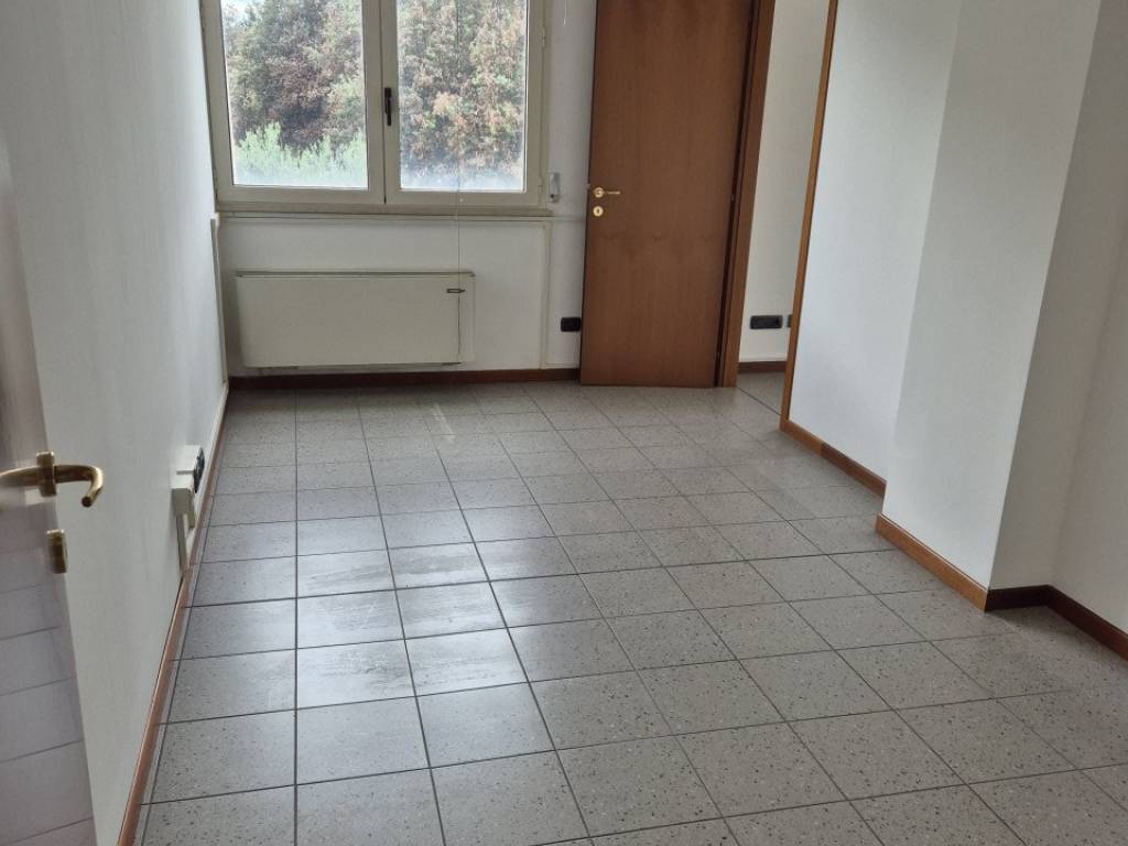 ufficio in vendita a Cesena in zona Diegaro/Capocolle